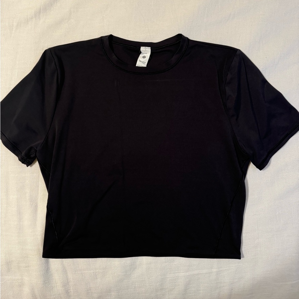 Lululemon cropped tshirt
